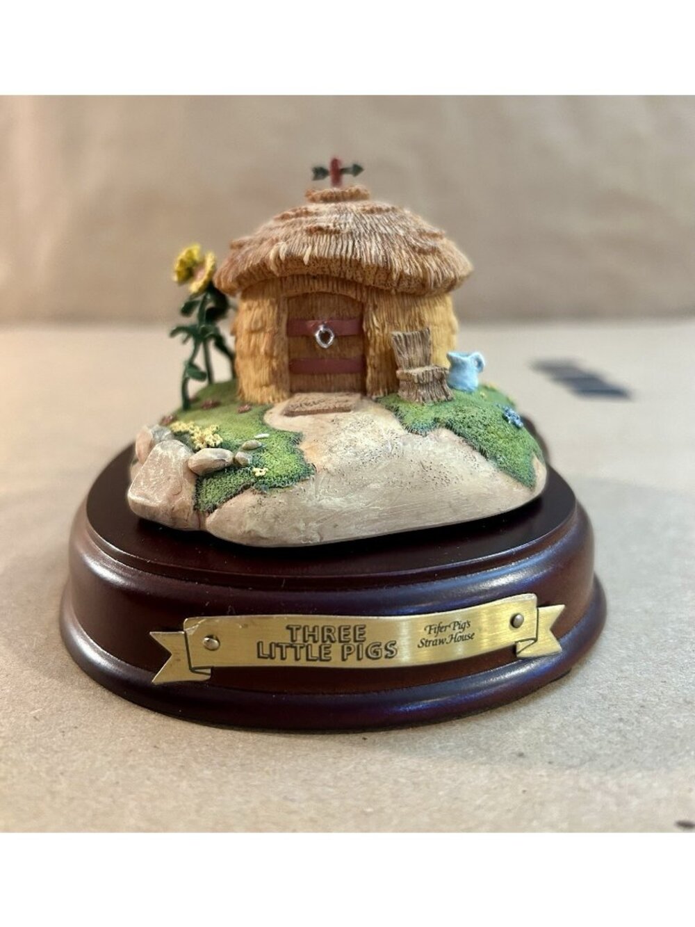 NOS WDCC 1990's Enchanted Places Fifer Pig's Straw House, COA &Original Box